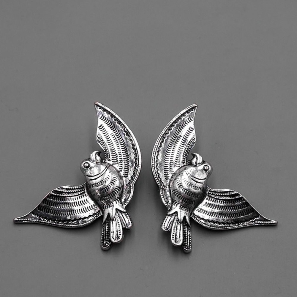 Retro Silver colored flying bird stud earring Native American style etched